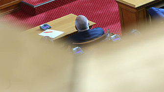 ДЕНЯТ В НЯКОЛКО РЕДА: Борисов и Гешев - национална отговорност, единомислие и тук-таме аполитичност