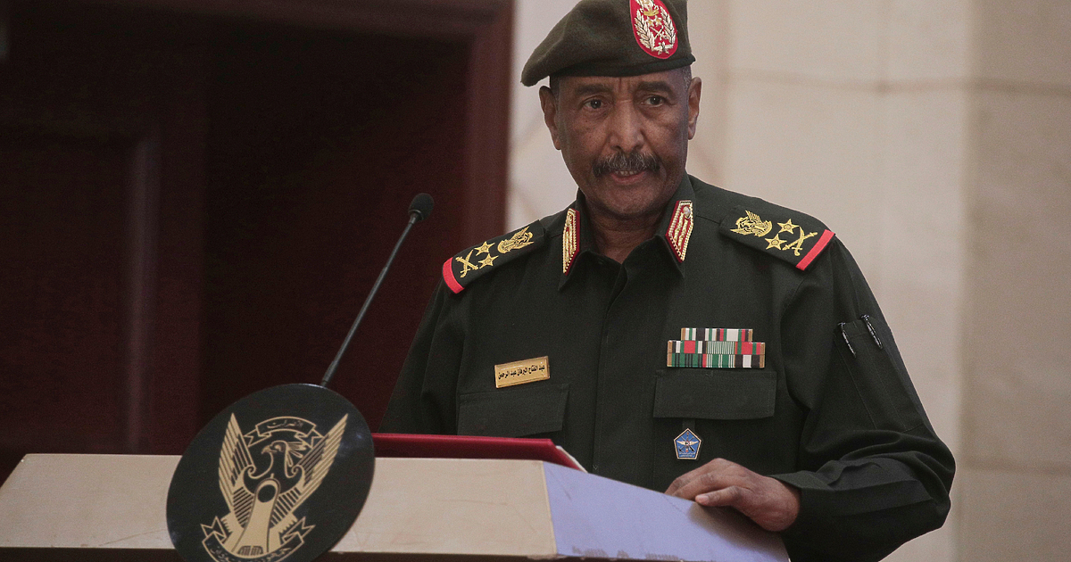 Хартум е разтърсен от сражения, които тласкат Судан към ръба