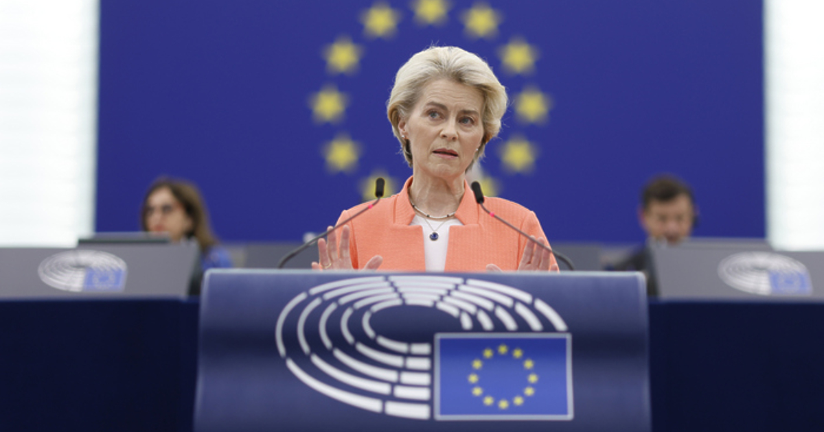 Китай засилва не само военната си мощ, но и политиката