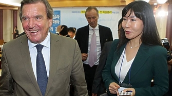 Съпругата на бившия германски канцлер Герхард Шрьодер Со Йен Шрьодер Ким