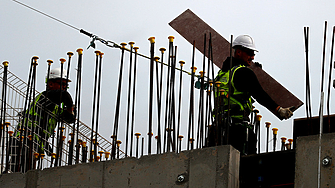 Нискодоходните групи ще плащат 50 повече ако се приеме предложението