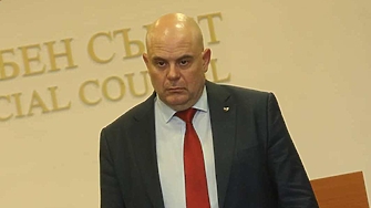 С пресконференцията си Иван Гешев показва че няма да стане