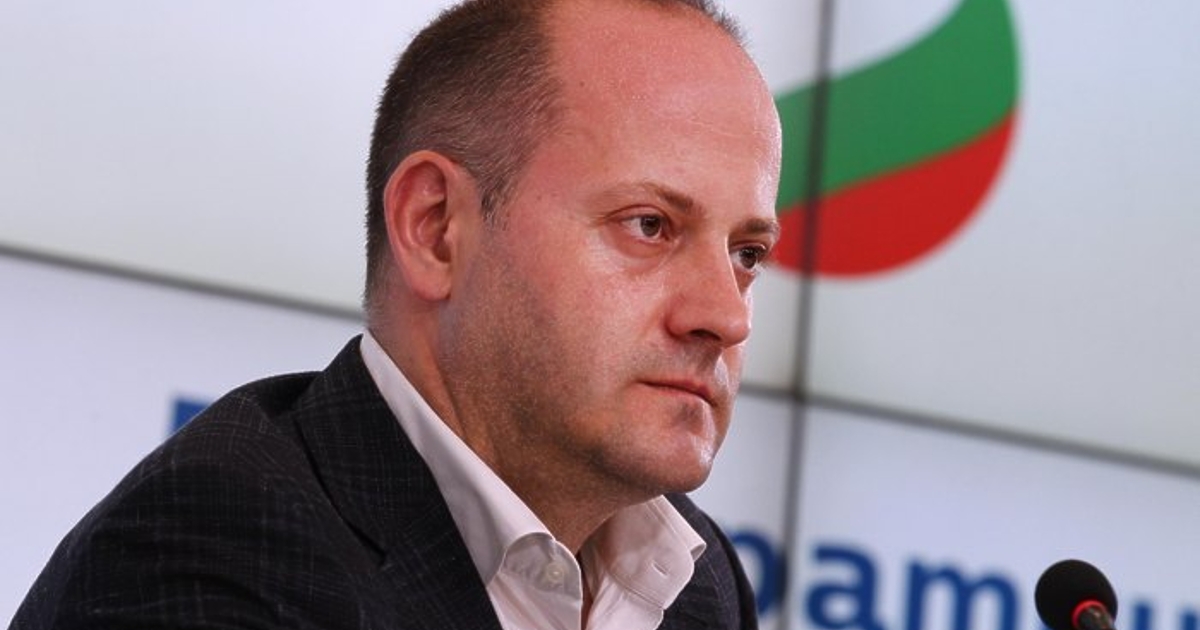 Разговорите между първите две сили в парламента са добра новина,