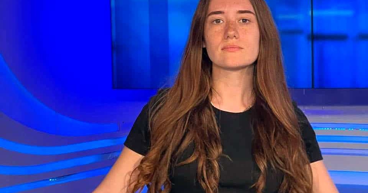 Анна Гин е журналистка и писателка, живее в украинския град Харкив. Тя