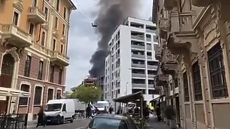 Няколко автомобила са избухнали в пламъци в центъра на Милано