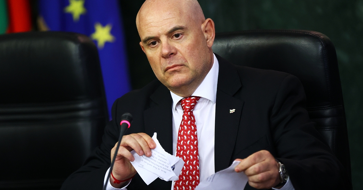 Борбите  на върха на прократурата - очаквано се пренесоха на