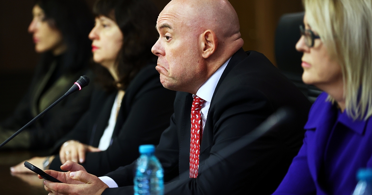 Подкрепете ниУважаеми читатели, вие сте тук и днес, за да