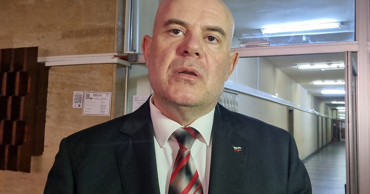 Главният прокурор е бил без семейството си в автомобила, пред