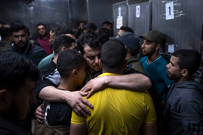 Най-малко 12 убити при израелски удари в Газа