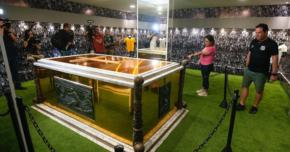 Мавзолеят на Пеле в родния му град Сантос (край Сао