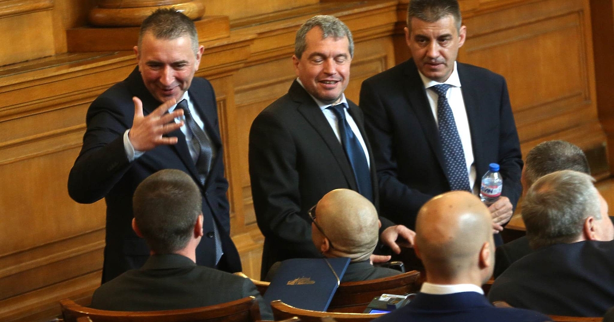 Към момента Има такъв народ не дава безусловна подкрепа на