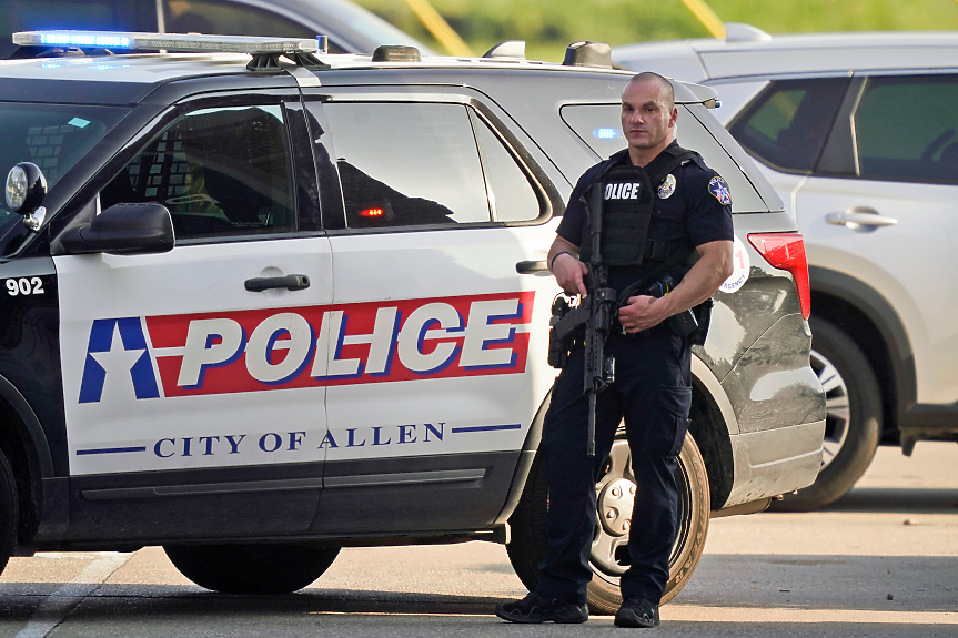 Въоръжен уби 8 души в мол в Тексас (СНИМКИ)