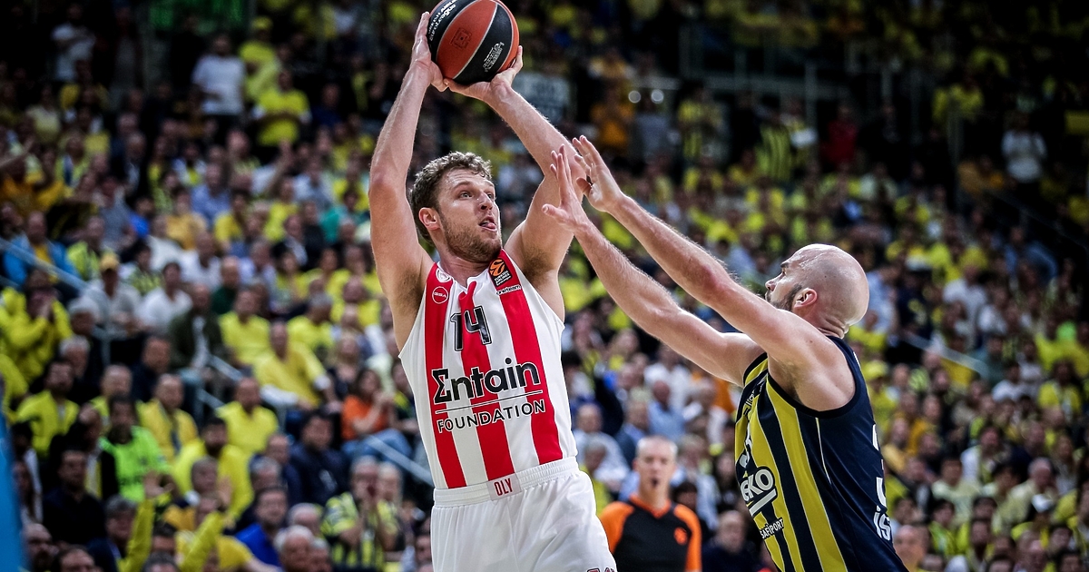 Александър Везенков бе обявен за Най-полезен играч (MVP) на сезон