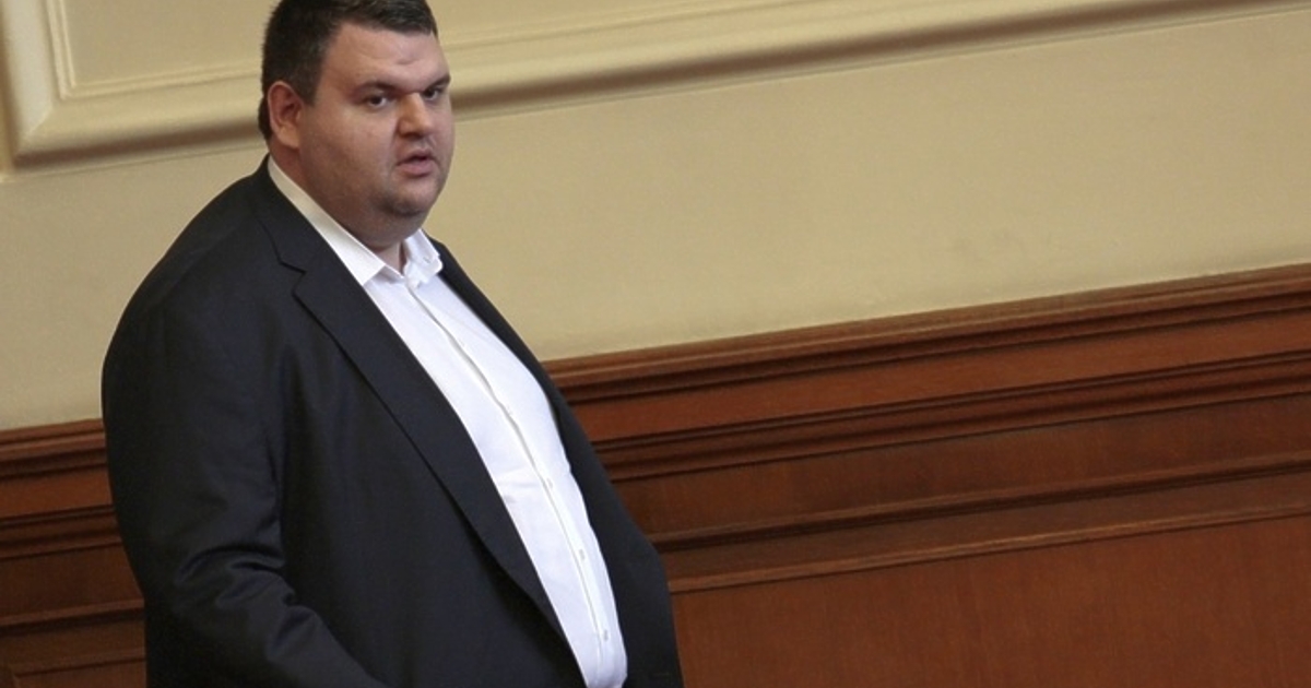 През последните няколко дни депутатът от ДПС Делян Пеевски говори пред медиите