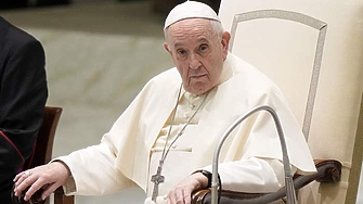 Папа Франциск бе приет днес в римската клиника Джемели за