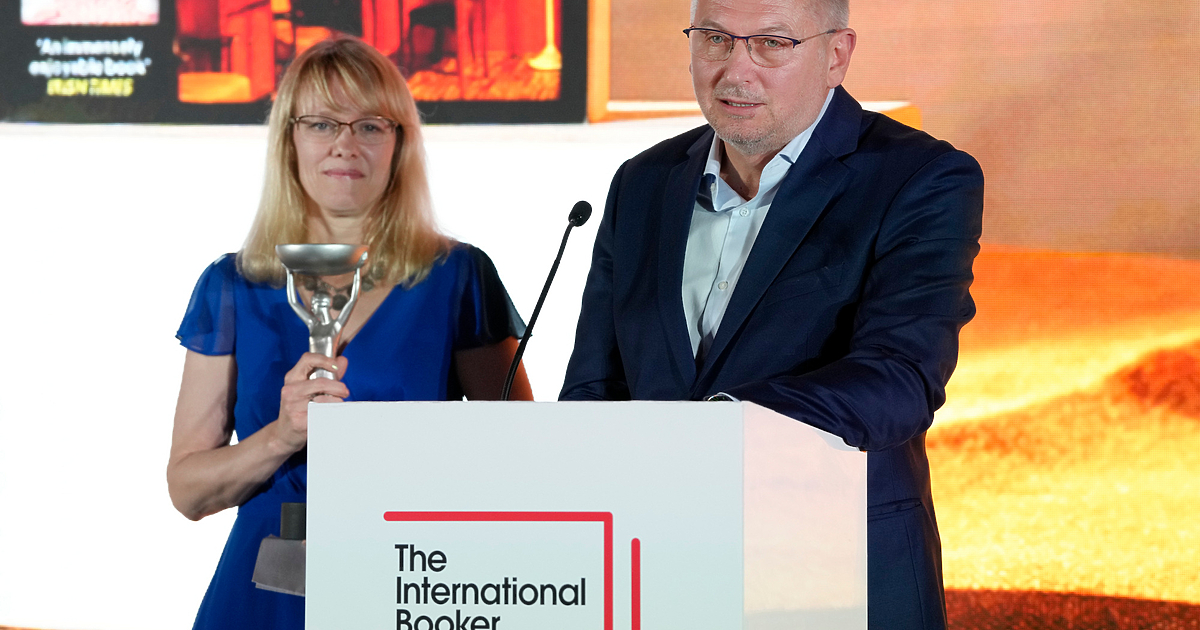 Честито чудо на езика!  Така няколко минути преди полунощ и