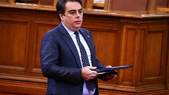 Съпредседателят на Продължаваме промяната Асен Василев заяви днес че застава