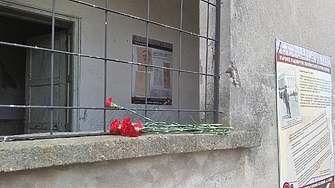 Стотици се включиха в поклонението в памет на жертвите на