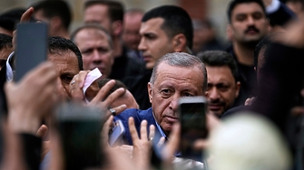 И при над 80 преброени протоколи час след края на