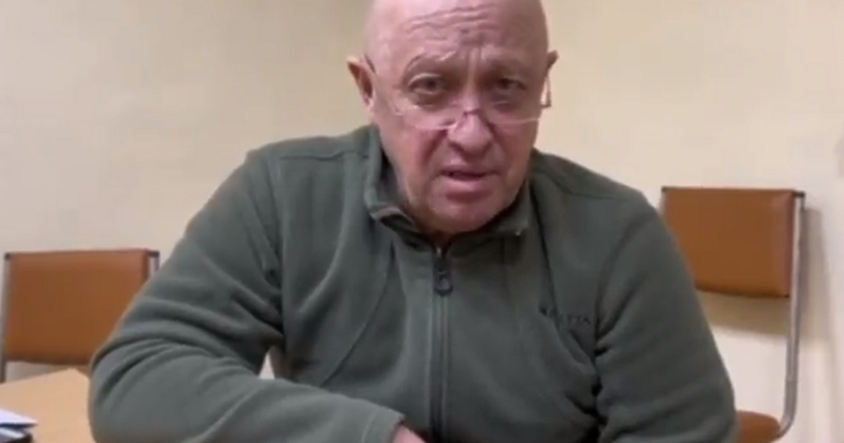 Украйна е професионален боксьор, който ще ни счупи челюстта, ако