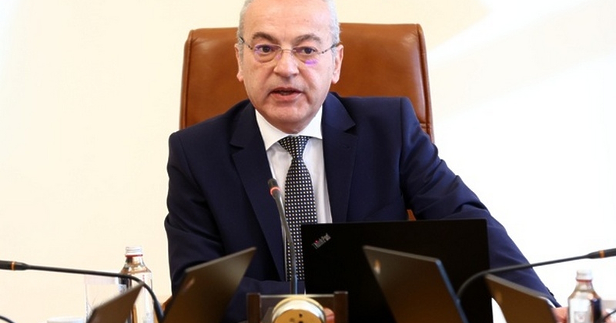 Бившият служебен премиер Гълъб Донев отрече обвиненията на настоящия редовен