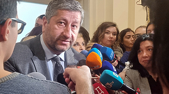 Съпредседателят на Демократична България Христо Иванов намекна за оставка ако