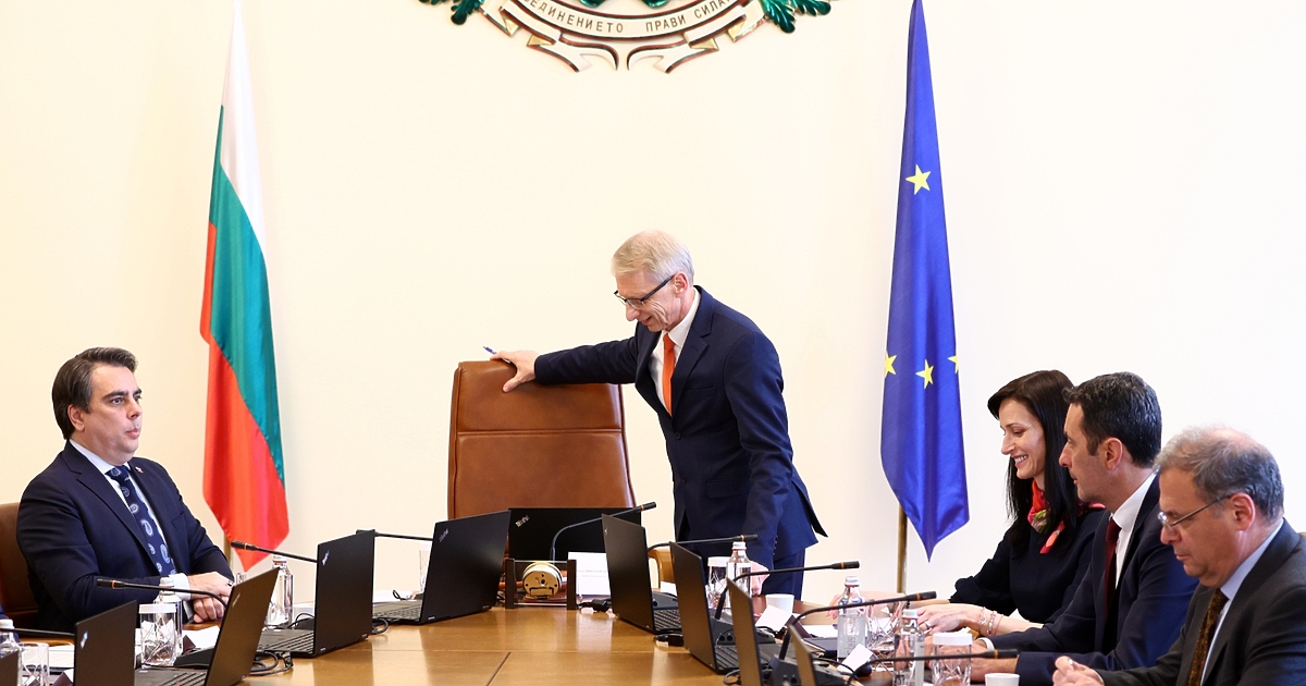 Днес бе първото заседание на правителството Денков - Габриел, с