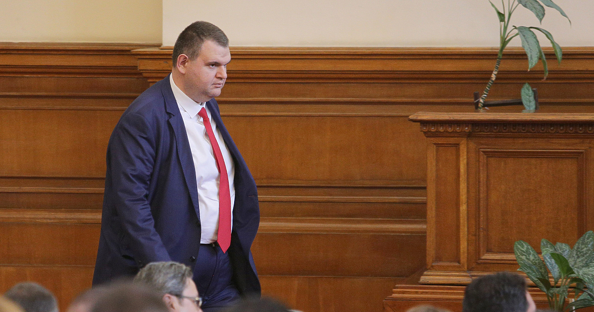 Парламентът избра Делян Пеевски за член на комисията за промени