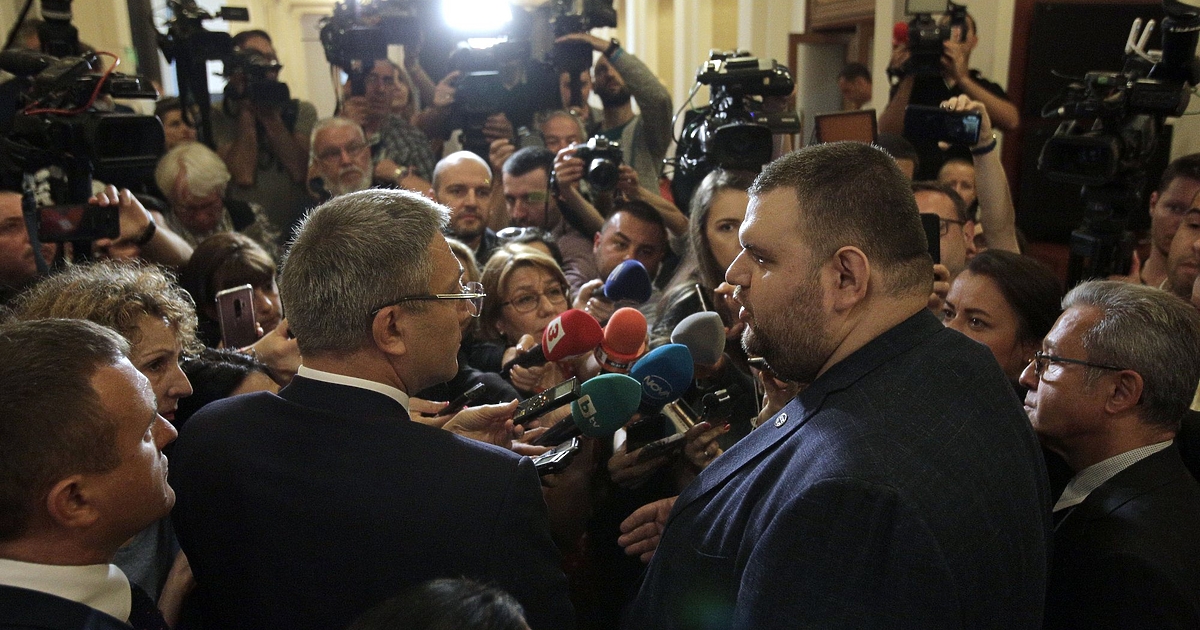 Санкционираният по Магнитски депутат от ДПС Делян Пеевски все по-често