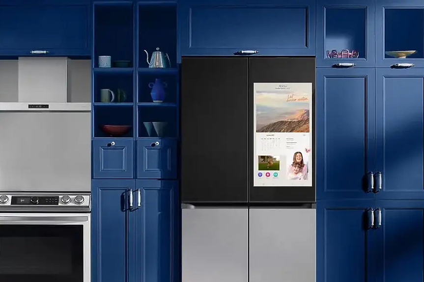 Samsung предлага хладилник с 32-инчов таблет на вратата