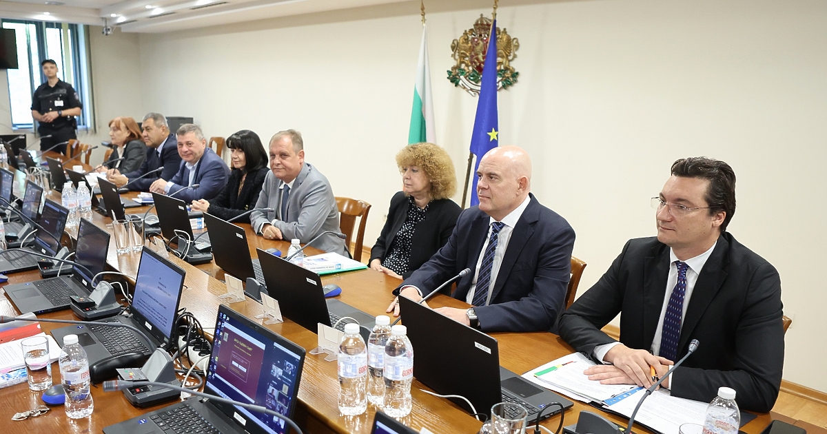 Както и бе обещал - Иван Гешев започва каскада от