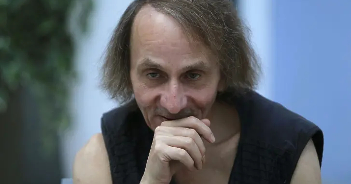 Френският писател Мишел Уелбек се появи пред публика в парижка