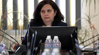 Бивша заместник министърка на правосъдието  преди това и министърка на правосъдието все в