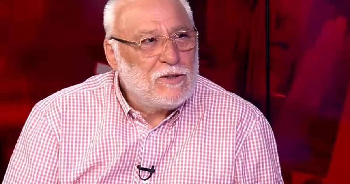 Четиридесет и пет минути след полунощ днес Карнобат беше събуден