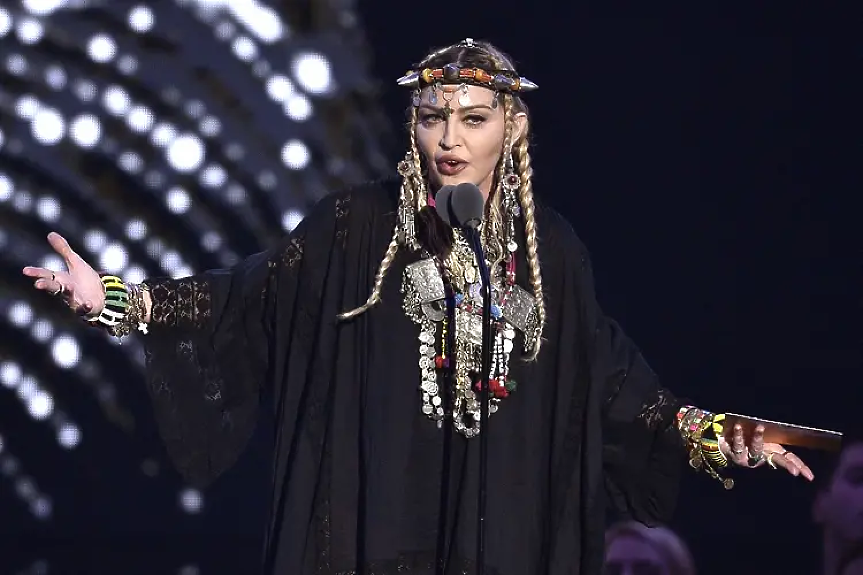 След няколко дни в интензивното: Мадона вече си вкъщи