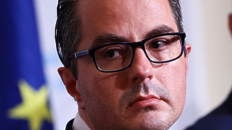 Поредна прелюбопитна история свързана с патологичната страст на българските политици към