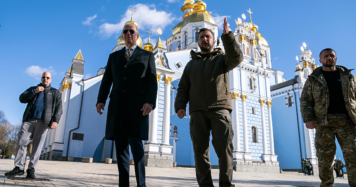 Украинският президент Володимир Зеленски съобщи, че е обсъдил бунта на