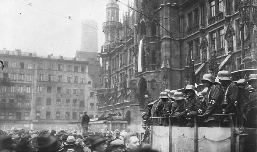 Преди 100 години: Германия е на ръба. Хитлер излиза на сцената