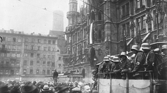 Преди 100 години: Германия е на ръба. Хитлер излиза на сцената