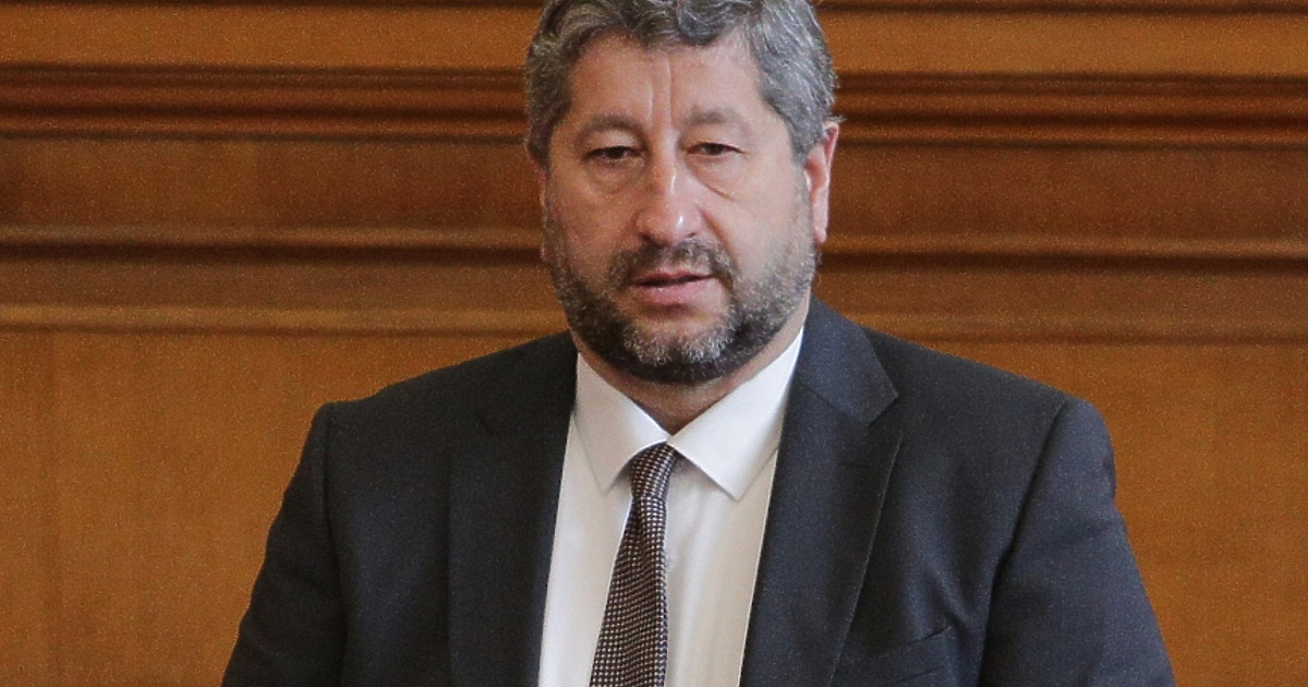 Освобождаването на главния прокурор е една добра новина на трупчета.