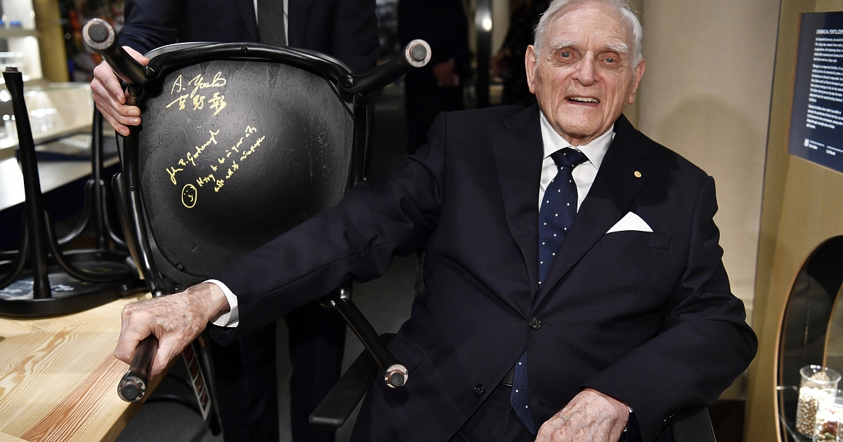 Джон Б. Гудинаф, професор в Тексаския университет в Остин, лауреат