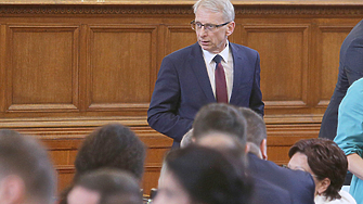 Премиерът Николай Денков видя днес връзка между промяната в поведението