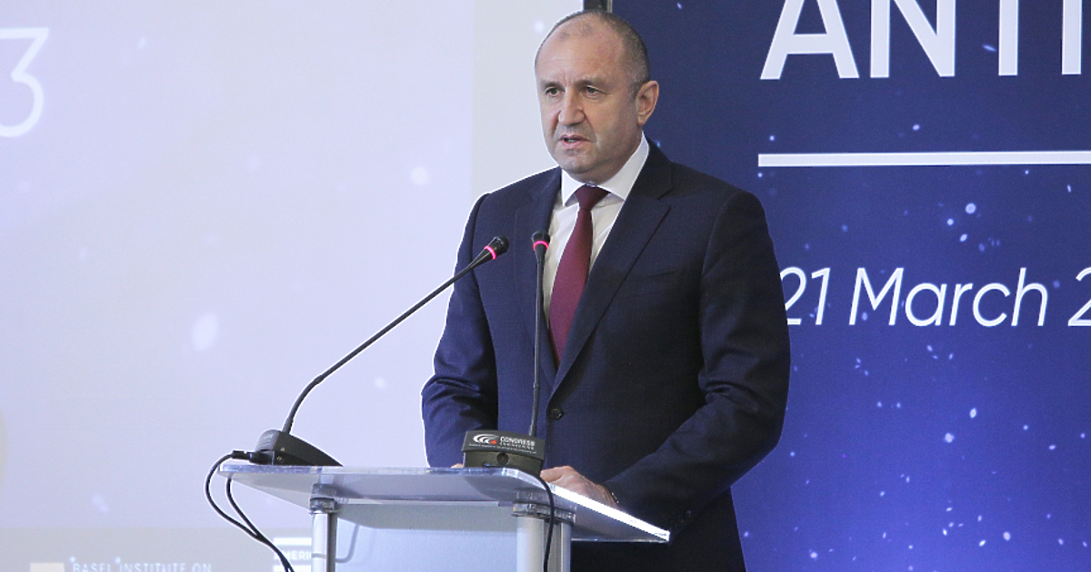 Голям спад в рейтинга на президента Румен Радев. И ГЕРБ,