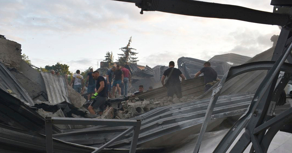 Броят на загиналите вследствие на руски удар срещу ресторант в източния