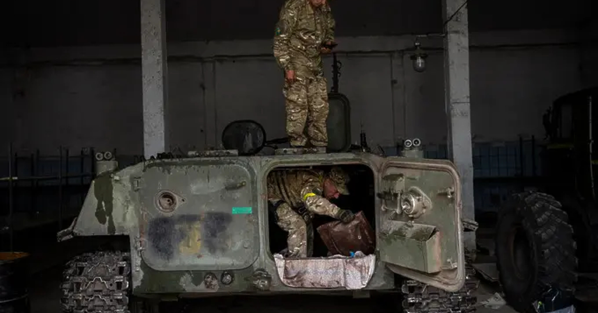 Имаме инициатива да бъдат предоставени бронирани машини на Украйна от