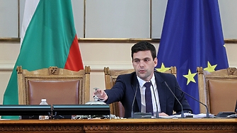 Парламентарните групи обсъждат дали заседанията на Народното събрание да се