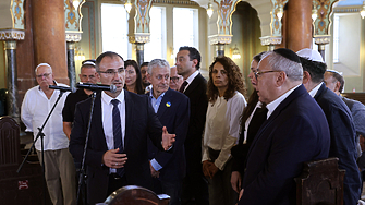 Българските институции политици общественици и медии да не остават безучастни