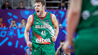 Александър Везенков замина за САЩ за първи път откакто стана