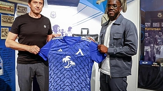 Левски представи полузащитника Асими Фадига Той е първото лятно попълнение