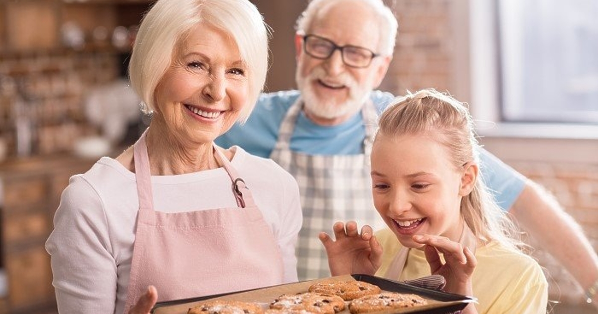 Обичайно именно бабата е тази, която има време, когато майката